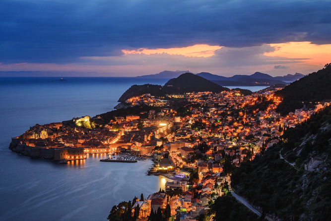 dubrovnik-night-panorama